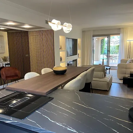 Impresionante De Lujo Con Jardin Estepona