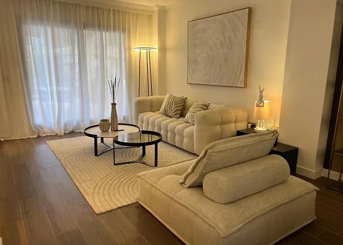 Impresionante De Lujo Con Jardin Estepona