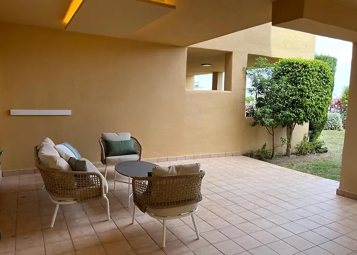 Impresionante De Lujo Con Jardin Estepona