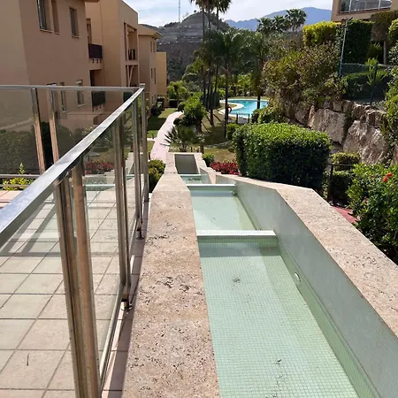 Impresionante De Lujo Con Jardin Apartman Estepona