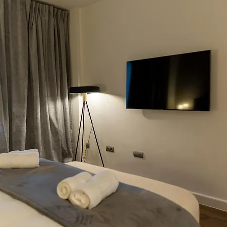 Impresionante De Lujo Con Jardin Apartman Estepona