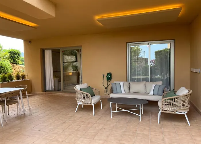 Impresionante De Lujo Con Jardin * 埃斯特波纳