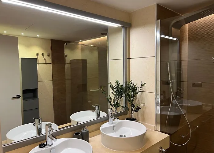 Impresionante De Lujo Con Jardin 公寓 埃斯特波纳