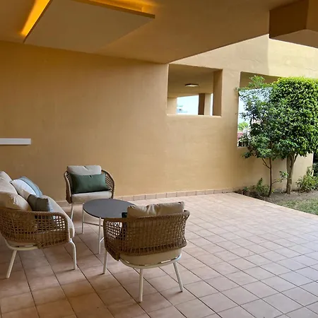 Impresionante De Lujo Con Jardin Эстепона
