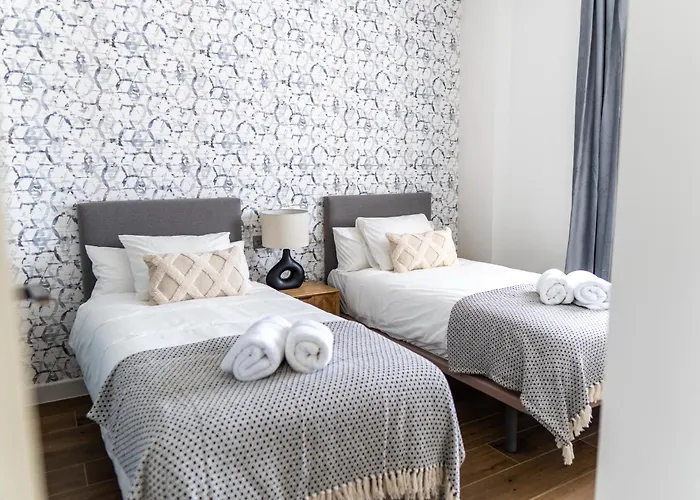 Impresionante De Lujo Con Jardin 아파트 에스테포나